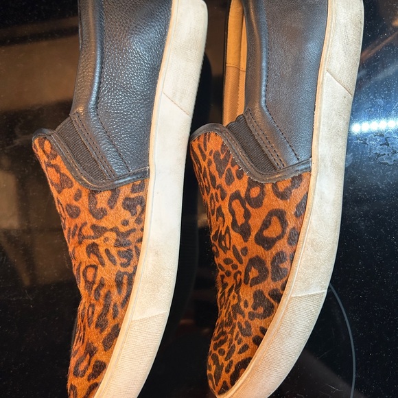 Naturalizer size 10 cheetah print slip on sneakers - Picture 2 of 3